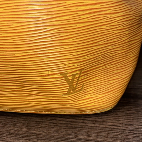 LOUIS VUITTON Leather LV Petit Noe Yellow Epi Shoulder Bucket Bag - Picture 13 of 17